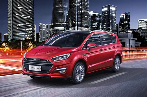 Here is a brief outline of this article El Lifan M7, un monovolumen familiar -Conduciendo.com