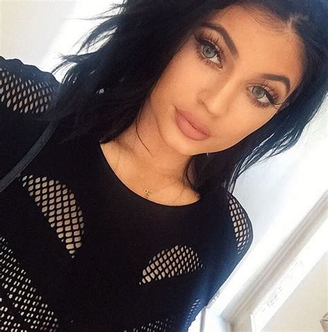 Kylie Jenner Lip Challenge Goes Wrong Seriously Injured Fans Post