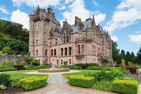 Wales is a small country, which means you don't have to go far to find something new and interesting to discover. Belfast Castle - Irland Highlights