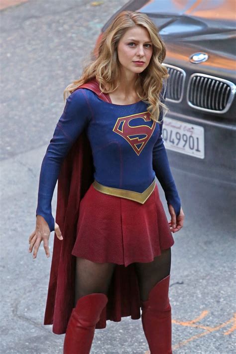 Melissa Benoist Punches Hard On The Set Of Supergirl DCコミックスのTVシリーズ