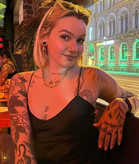 Tattoo Model Unrecognisable In Pic From Years Ago Before Ink And Blonde Hair Celebrity