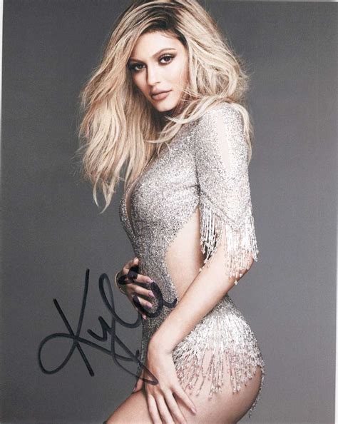 Kylie Jenner Signed Autographed Glossy 8x10 Photo Photographs