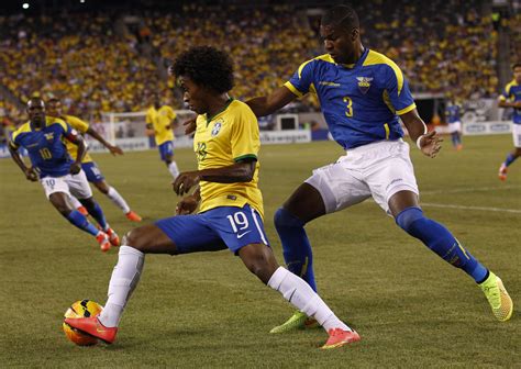 Gabriel jesus scores twice on full international debut. Willian Photos Photos - Brazil v Ecuador - Zimbio