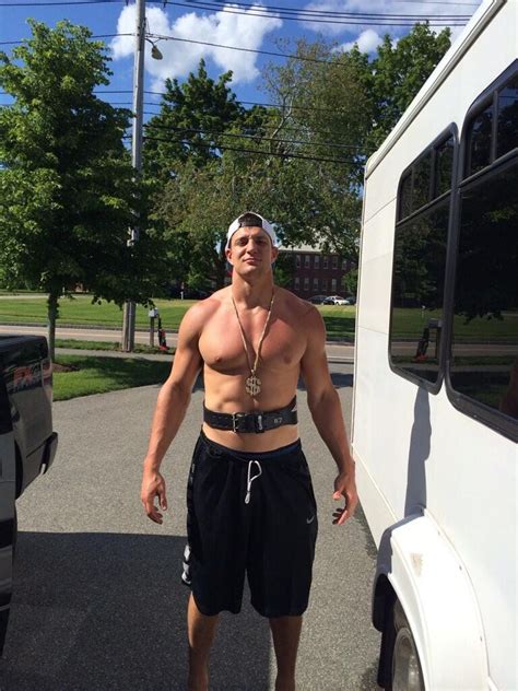 Bpjfqpaicaajkxhlarge 768×1024 Rob Gronkowski Shirtless New England Patriots