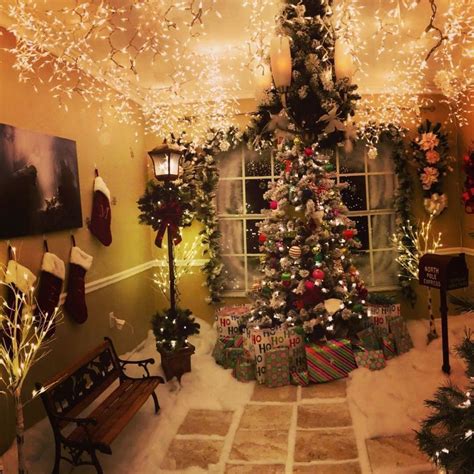 33 Beautiful Christmas Lights Ideas For Indoor Decoration Homepiez Christmas Decorations