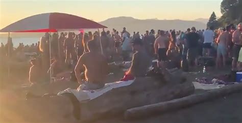 Massive Crowds Captured At Vancouvers Wreck Beach On The Weekend News