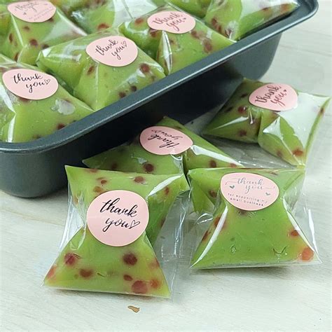 Resep Kue Sagu Mutiara Pandan Enak dan Cantik – Lin's Cakes