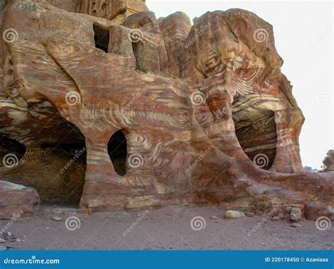 Jordan Petra City In Caves In Pink Mounting Houses Palaces And