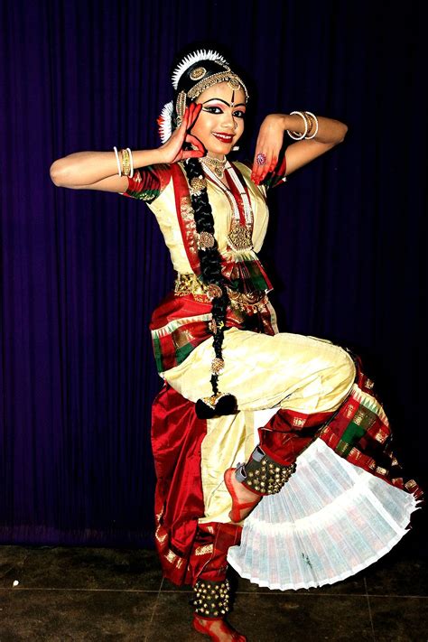 Its origins are believed to be from manipur. Classical Indian Dance Wallpapers - Top Free Classical ...