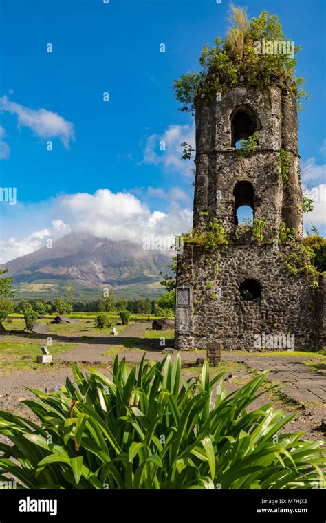 Mount Mayon Albay Philippines March 07 2018 The Mayon Volcano During