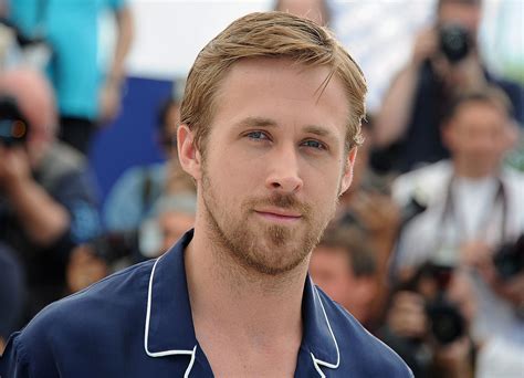 Ryan Gosling Admits The Hes A Fan Of Knitting