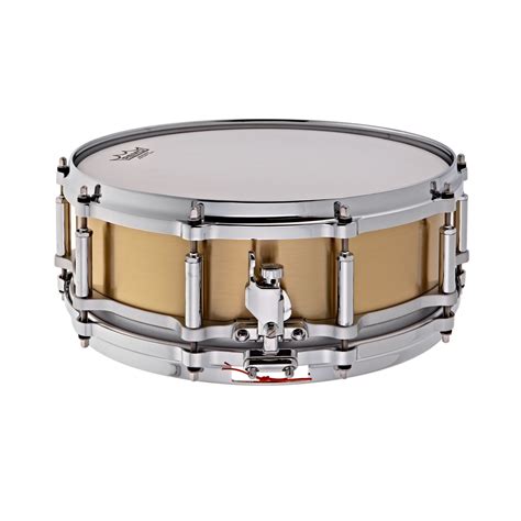 Pearl Free Floating 14 X 5 Brass Snare Drum At Gear4music