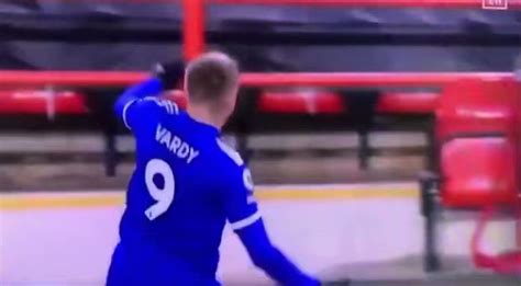 🍀 On Twitter Rt Tbackfooty This Corner Flag Celebration From Jamie Vardy Will Go Down In