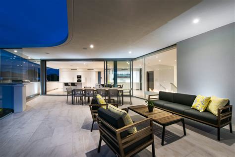 Never miss another show from areece. Stylish Modern Home in Perth, Australia