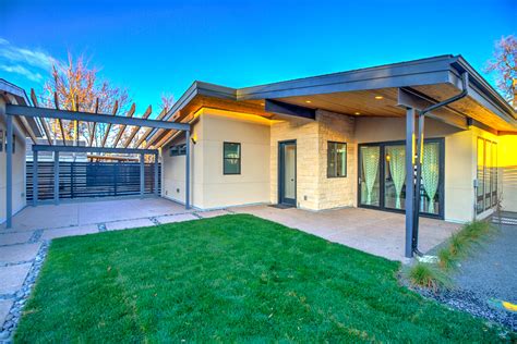Modern home in denver captured by david lauer | plastolux. Custom Build Home Tips | Guide to Building a New Mid ...