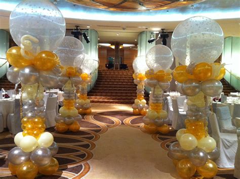 When choosing your party theme, try to find decorations that look good with gold, silver, or rose gold. BalloonsByDesmond: Balloon Decoration, Xmas Party ...