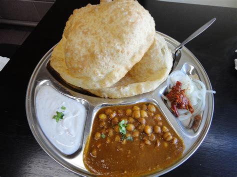 Chole bhature is one of the most beloved dishes of north indians. 10 dishes we can't expect our lives without