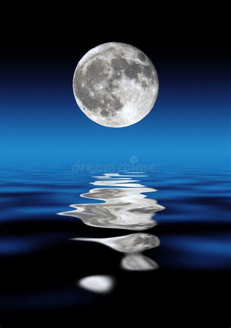 17 Full Moon Over Water Free Stock Photos Stockfreeimages