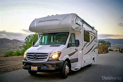 Like the typical class b, the b+ is constructed on a large van chassis and even a bus chassis for larger models. Why Rent a Sprinter Class C Motorhome for Your Next Road ...