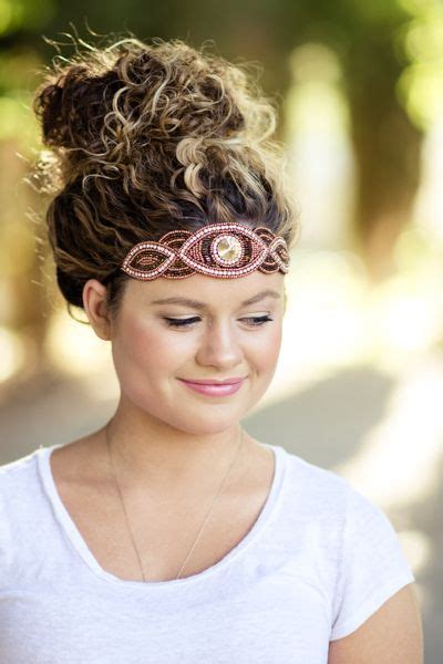 Find here some attractive hairstyles with a headband for your women with naturally curly hair know that their hair can sometimes be difficult to tame, which is why it's so common to see women control their curly hair. 11 Quick & Easy Headband Hairstyles For Naturally Curly ...