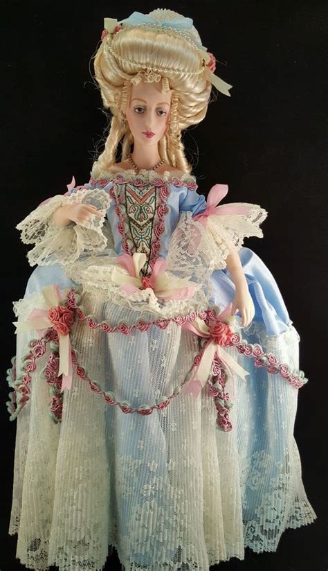Vintage Franklin Mint Heirloom Marie Antoinette Porcelain Doll 17