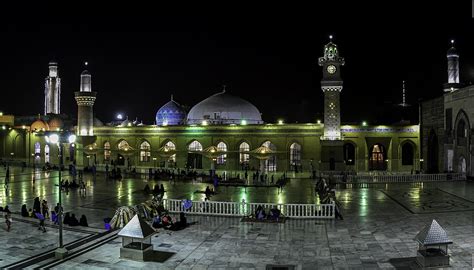 Ia adalah orang kurdi atau orang persia. Mausoleum of Abdul-Qadir Gilani - Wikipedia