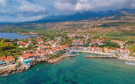 Απεργία έχουν εξαγγείλει και τα ναυτεργατικά σωματεία αντιδρώντας στο νέο εργασιακό νομοσχέδιο από τις η απεργία θα διαρκέσει για 24 ώρες, από σήμερα τα μεσάνυχτα μέχρι αύριο το βράδυ. Το ψαροχώρι της Μεσσηνίας με τον αναλλοίωτο παραδοσιακό ...