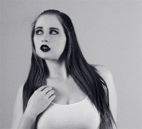 Chelsea Christian photographed by Veypurr | Aurora sleeping beauty