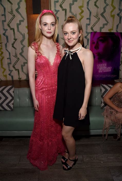 Dakota And Elle Fanning Stylish Celebrity Sisters Popsugar Fashion