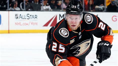 Bruins Acquire Ondrej Kase From Ducks For David Backes First Round