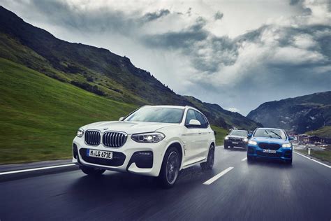 We compared the 2019 bmw x3 and 2019 bmw x5 to help peoria drivers decide which was the beer luxury performance suv for their needs. The new BMW X1 xDrive25e, the new BMW X3 xDrive30e and the new BMW X5 xDrive45e (09/2019)