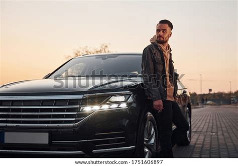 1046 Guy Leaning On Car Images Stock Photos And Vectors Shutterstock