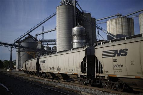 Norfolk Southern Profit Falls As Coal Weighs On Rail Sector Wsj