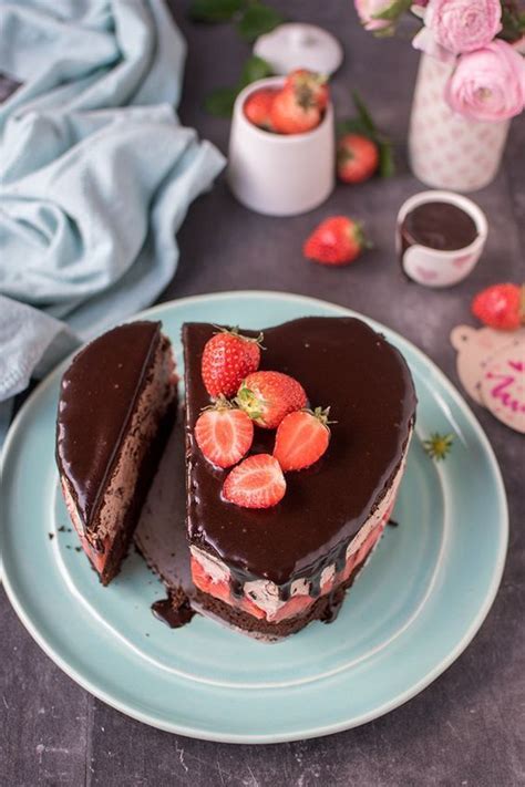 Sie haben ja die assoziation gemacht? Erdbeer-Schoko-Herz-Torte: Muttertagsleckerei ⋆ ...