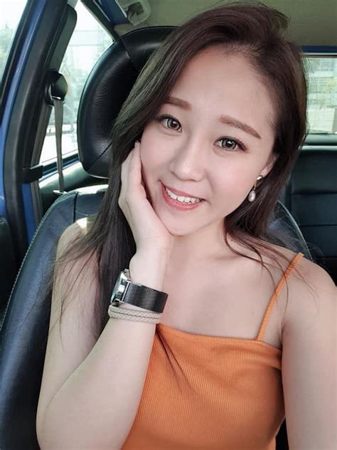 The Serious And Progressive Gentle Sg Mi Kay Kaimi Has Fierce Cleavage When Wearing A Flat