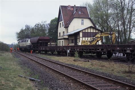 Auch durch stilllegung von ursprünglich kreuzenden zweigstrecken ist die zahl der in betrieb befindlichen turmbahnhöfe zurückgegangen. Harvesse