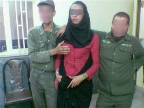 وبلاگی برای بالاترین سربازی که دستش را روی سینه‌ی زن بازداشت شده
