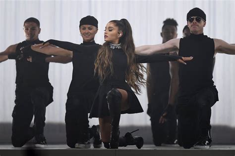 Ariana Grande Cancela Su Gira Tras El Atentado De Mánchester