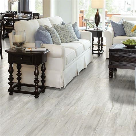 Why vinyl plank flooring is the best option for homeowners. Pin by Jessica Glosson on Conservatory Ideas | Vinyl ...