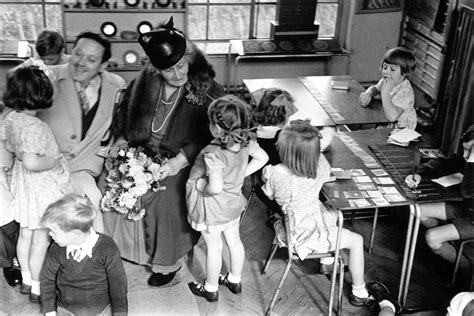 Maria Montessori With Children Montessori 150