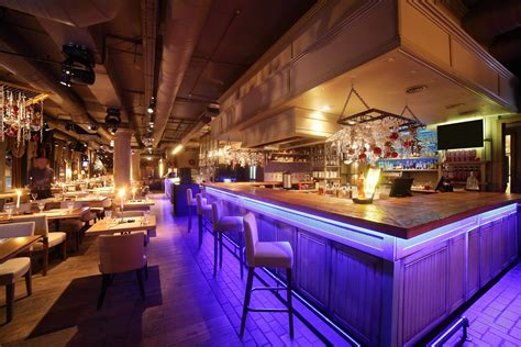 Ways A Nightclub Industry Expert Can Revitalize Your Bar Perry Group