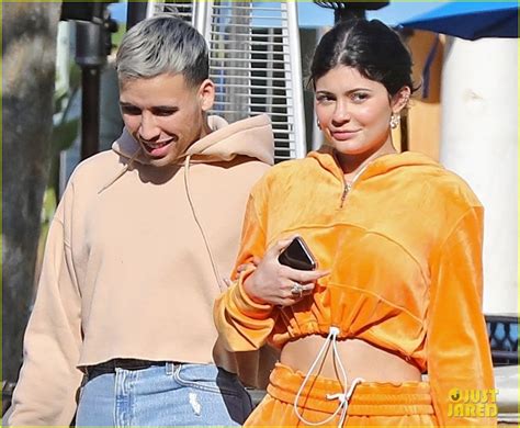 In our fourth interview, we talk with a male sugar baby, whose sugar mamma pays his rent and gym membership. Kylie Jenner Sports Orange Track Suit for Lunch at ...
