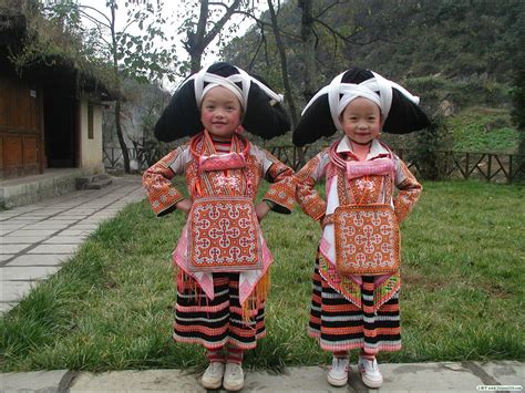 Pin by Kaona Xiong on Hmong fashion | Hmong clothes, Hmong fashion, Cute little girls