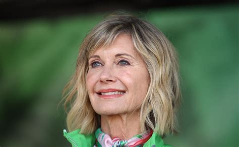 olivia newton john makes first public appearance after giving a health update amid her cancer battle