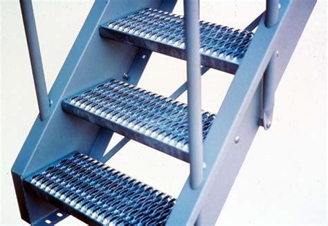 Perforated Galvanized Steel Stair Treads 15 5mm Thickness Anti Slip Surface
