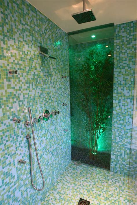 Glass mosaic tiles and you need to look at the glass tile to understand why it is so popular: 30 great bathroom glass tile photos and pictures