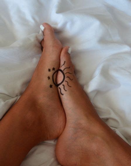 the sun and the moon tattoo Tatoeages Tatoeage Tatoeage ideeën