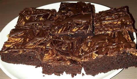 Saftiger low carb brownies kuchen mit nur 1,6 kohlenhydraten pro stück, ohne zucker und mehl. Schoko-Erdnuss-Brownies von JannaLindo | Chefkoch