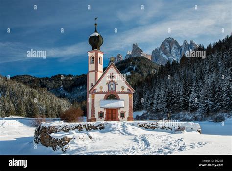 Scenic Inverno Vista Sulla Basilica Di San Giovanni In Ranui Chiesa Di