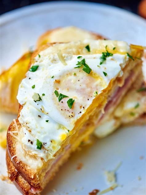 croque madame with ham gruyere cheese and fried egg recipe fried egg sandwich fried